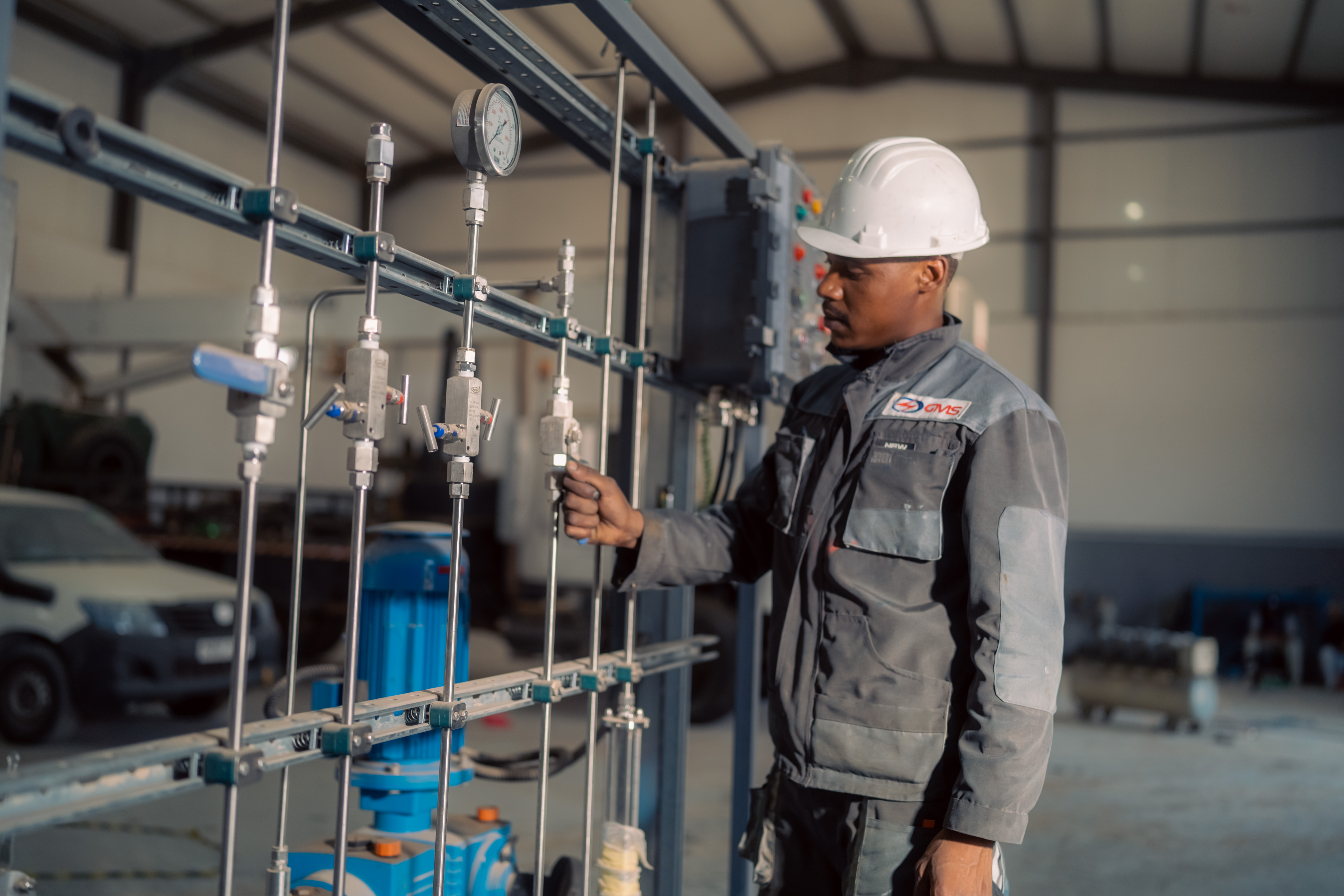 Optimisation de la Production Pétrolière avec les Skids d'Injection de Produits Chimiques en Algérie
